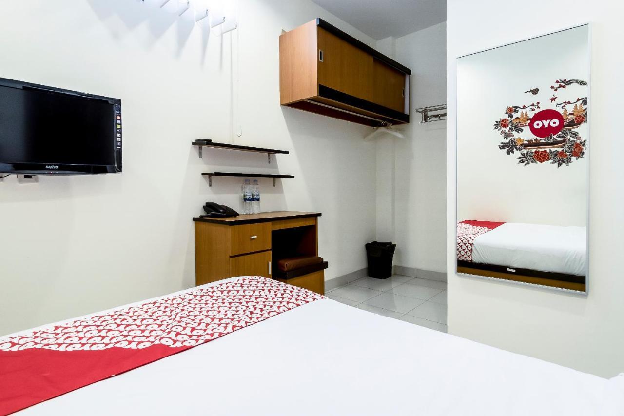 Oyo 294 Andrea Residence Syariah Medan Extérieur photo